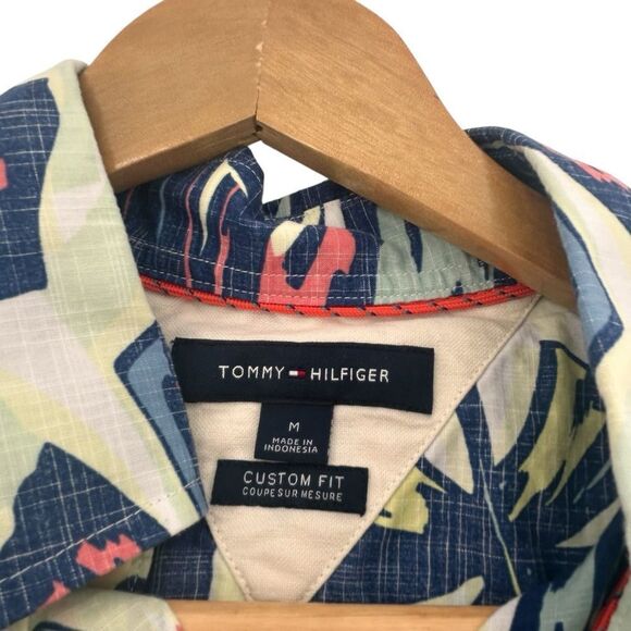 Tommy Hilfiger Tropical Print Classic Fit button up casual shirt size medium - Picture 5 of 6